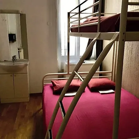 אכסניה Backpackers Chez Patrick